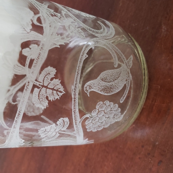 1988 Paul Masson Norman Kosarin Wine Decanter Carafe Etched Birds, Vines… - Picture 3 of 13